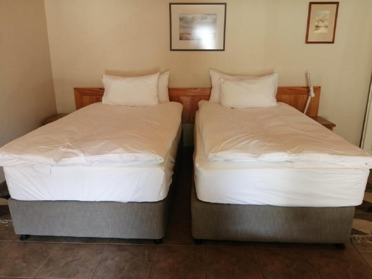 Hotel Pension Palmquell Klein Windhoek 外观 照片